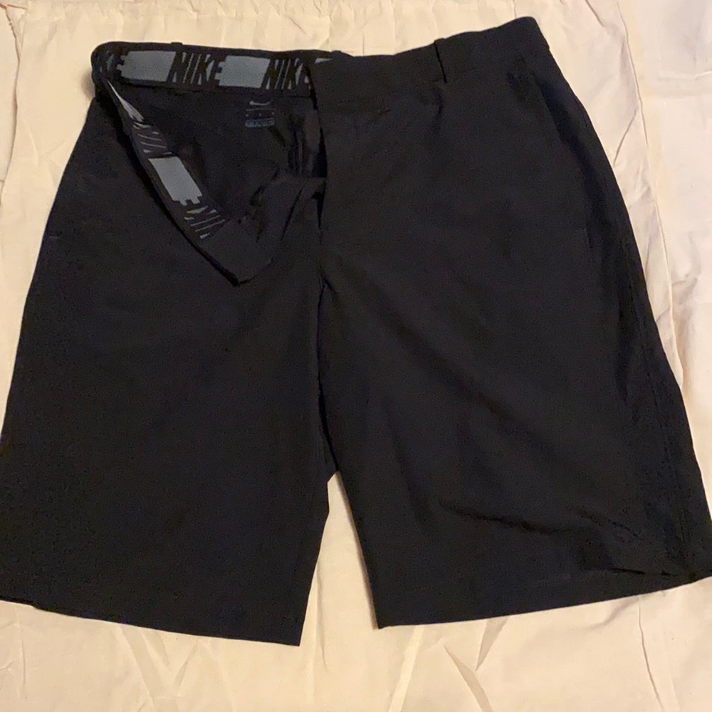 Men’s 32/M Nike golf shorts